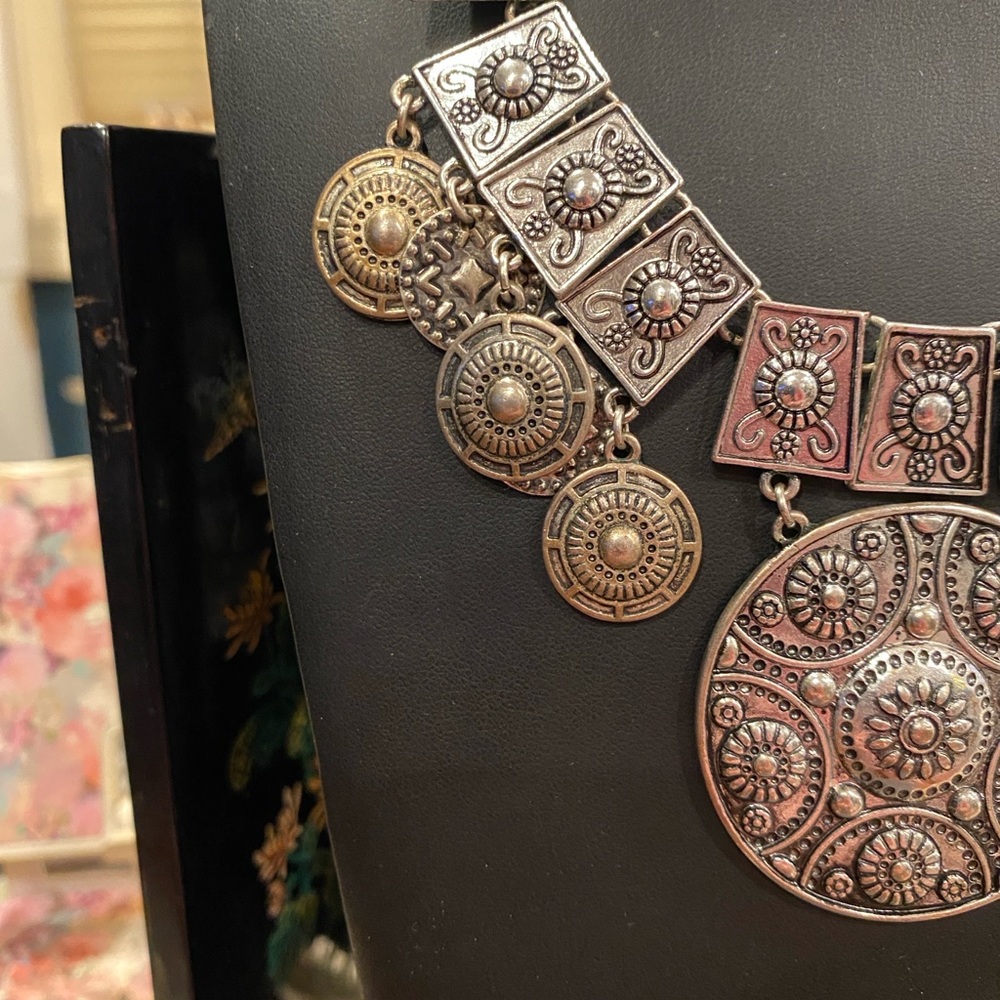Elegant Silver Tone Bohemian Style Statement Necklace - Picture 4 of 15
